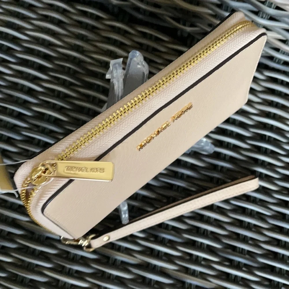 Michael Kors Jet Set Travel Lg Flat Multifunctional Phone Case-Wristlet-Wallet